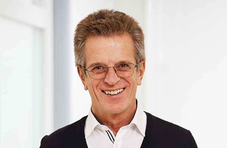 Dr. Bernd Wacker